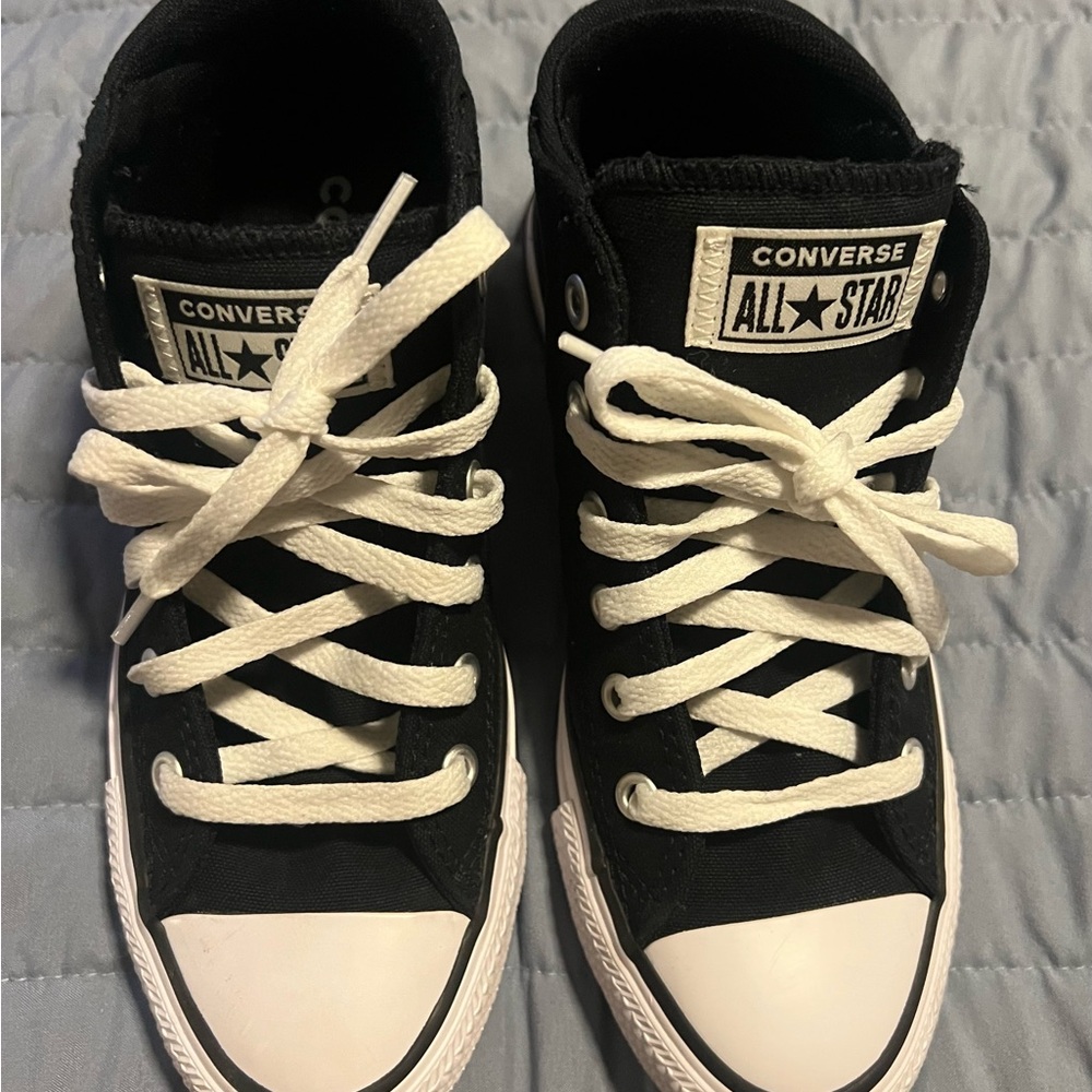 Converse Kids Black and White Sneakers A114667F - unisex